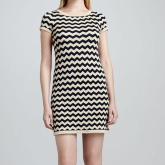 Lilly Pulitzer Navy Blue Gold Zigzag Santana Knit Sweater Dress Medium - Picture 1 of 6
